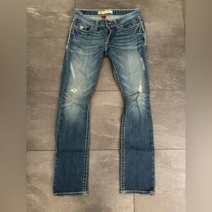 Women’s Buckle Madison sunny stretch jeans, 28 x 31.5, gently worn, med. wash